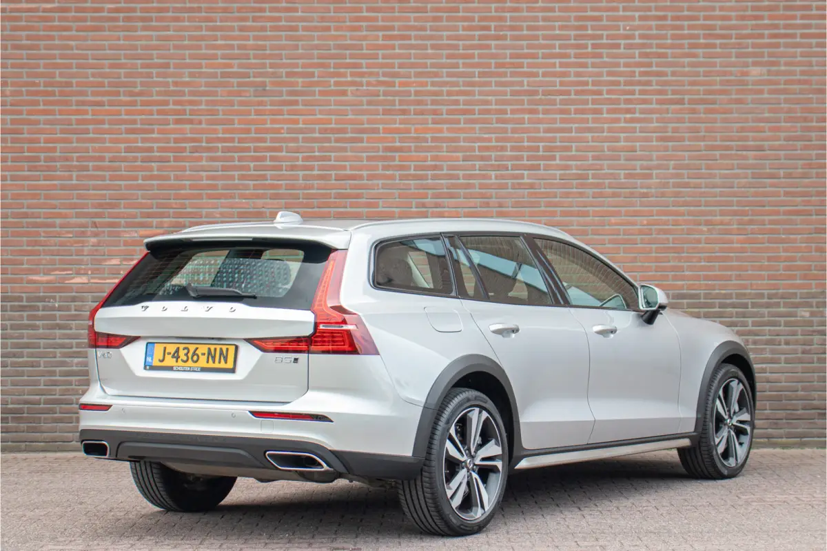 B5 AWD Pro, Origineel NL, Nappaleder, Stoelkoeling, Trekhaak, Panoramadak, Massage, 360 Camera, Harman Kardon.