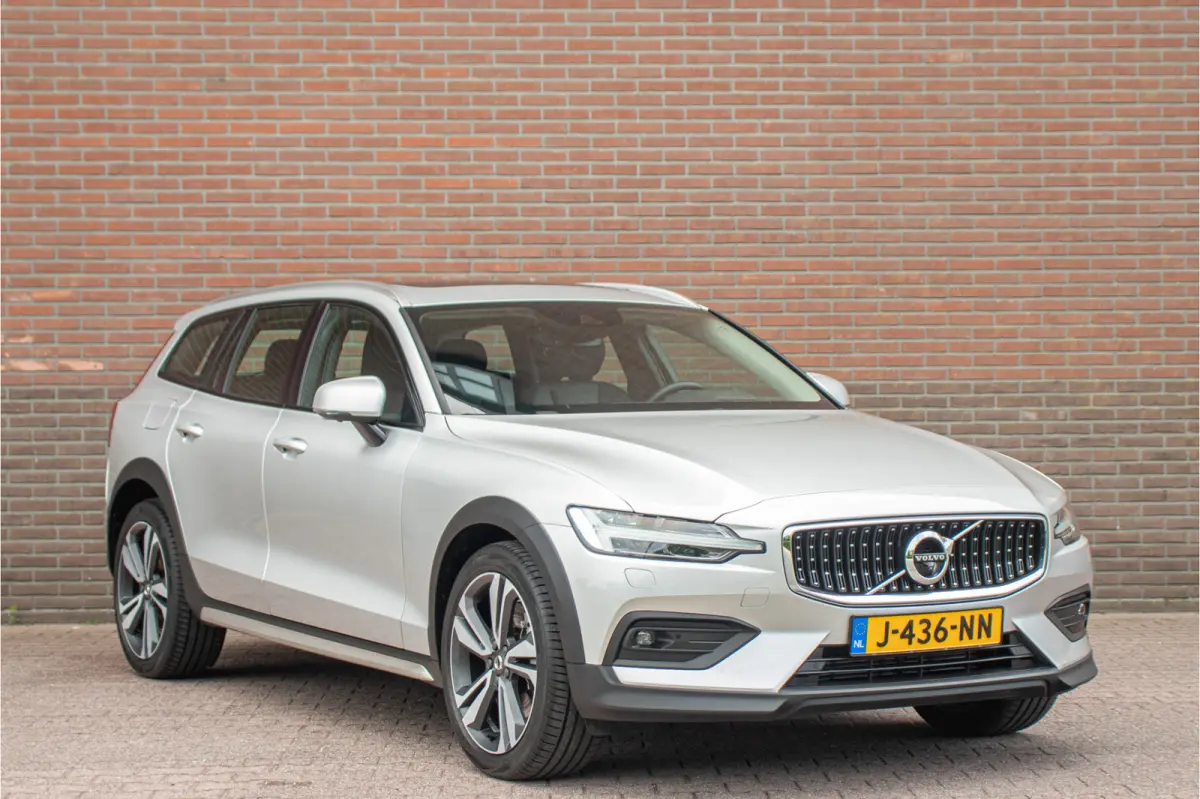 B5 AWD Pro, Origineel NL, Nappaleder, Stoelkoeling, Trekhaak, Panoramadak, Massage, 360 Camera, Harman Kardon.