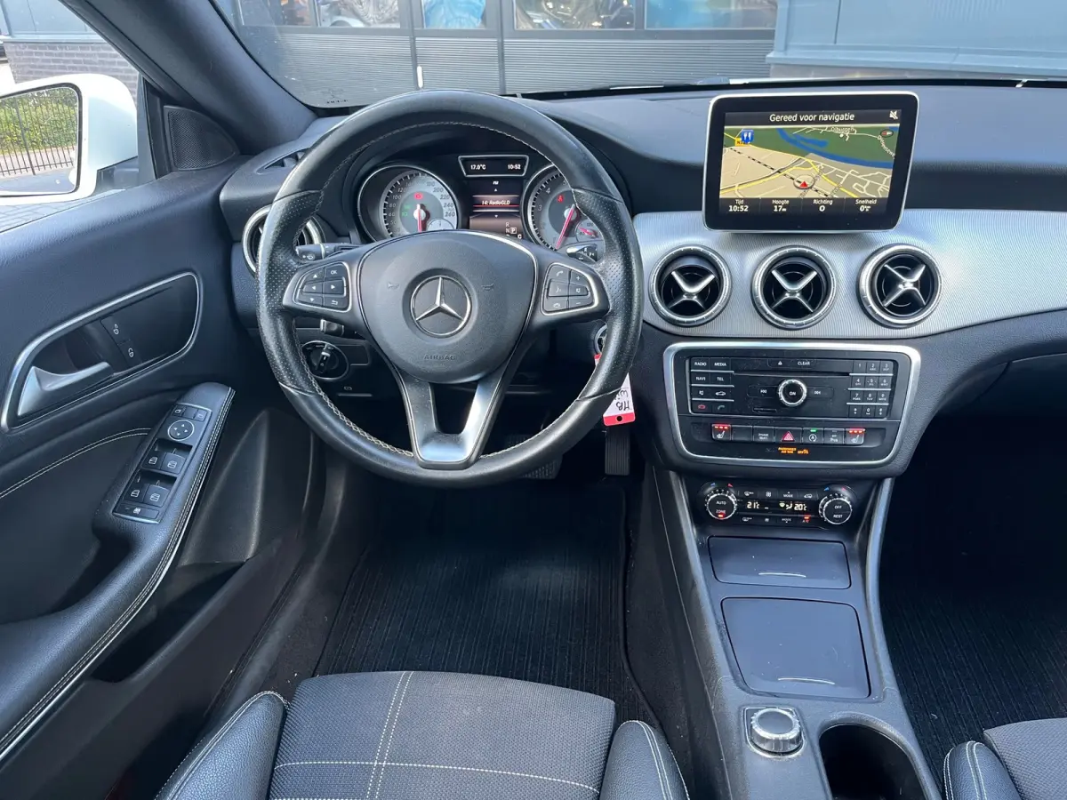 180 Edition Ambition Xenon/Stoelverwarming/Led/Cruise/Camera