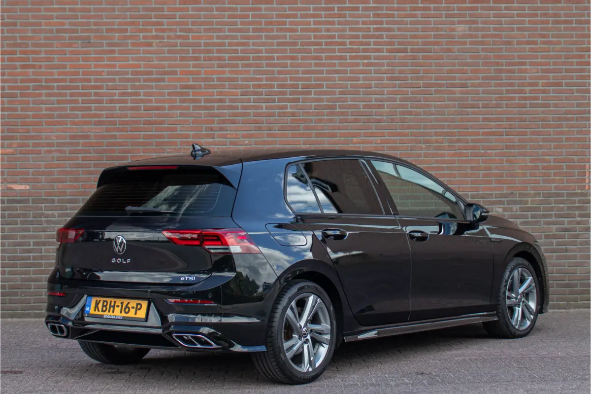 1.5 eTSI R-Line, Stoel & Stuurverwarming, Navigatie, Alcantara, Adaptive Cruise, Carplay, PDC.