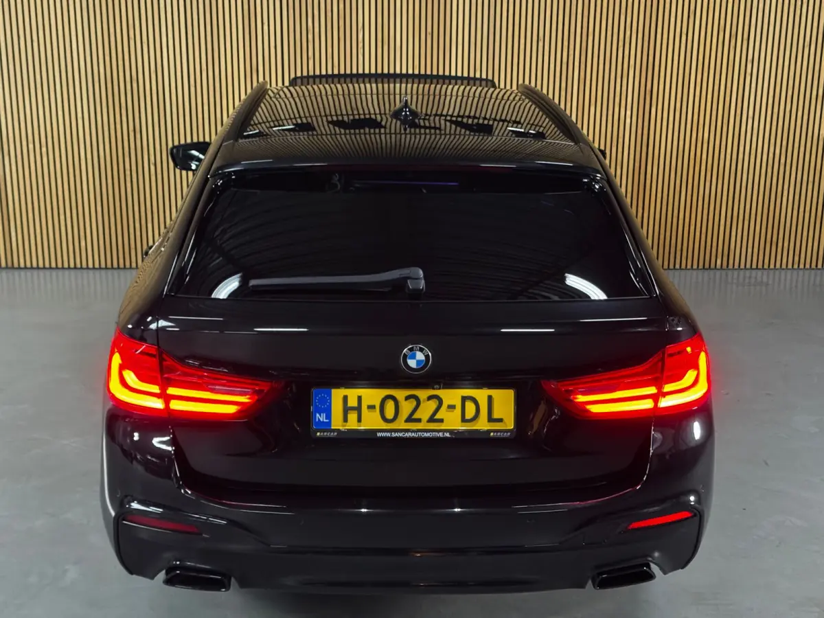 520i M-Sport BLACK PACK|PANO|H&K|HUD|BMW Display-Key|AMBIENT|E-ZETEL MEMORY|20 inch