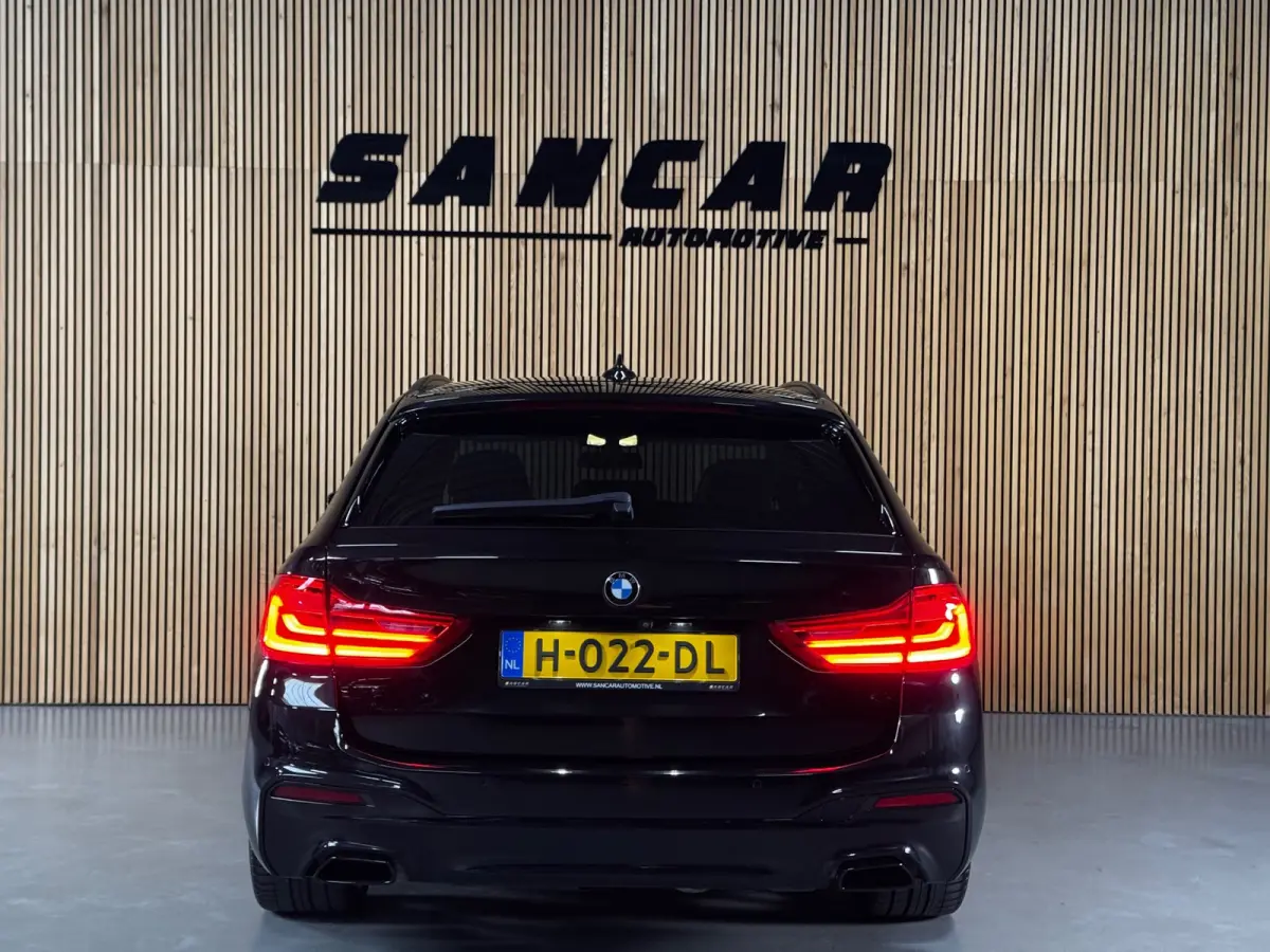 520i M-Sport BLACK PACK|PANO|H&K|HUD|BMW Display-Key|AMBIENT|E-ZETEL MEMORY|20 inch
