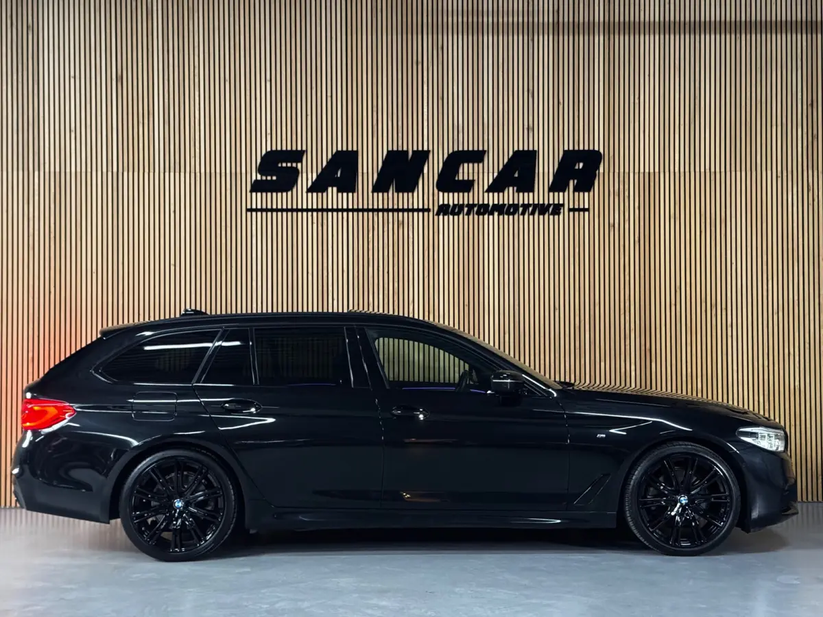 520i M-Sport BLACK PACK|PANO|H&K|HUD|BMW Display-Key|AMBIENT|E-ZETEL MEMORY|20 inch