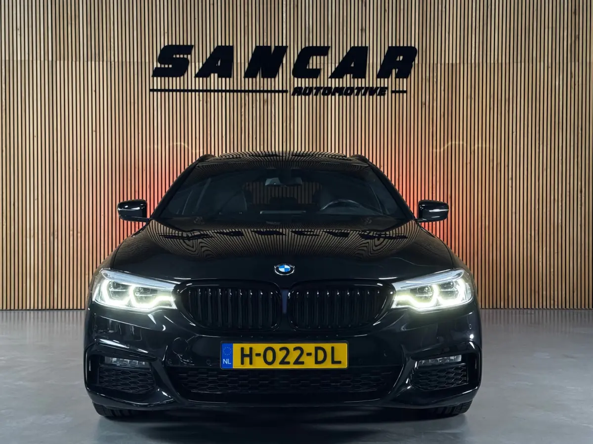 520i M-Sport BLACK PACK|PANO|H&K|HUD|BMW Display-Key|AMBIENT|E-ZETEL MEMORY|20 inch