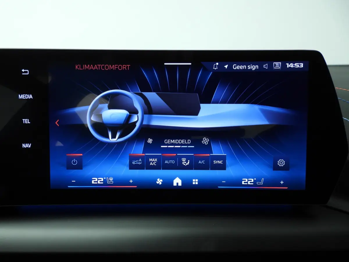 5-deurs M135 xDrive | M-Sportpakket | LED | Navigatie | Active cruise | Sportstoelen | Elektr. zetels | DAB | Harman-kardon sound | Alu 19 inch
