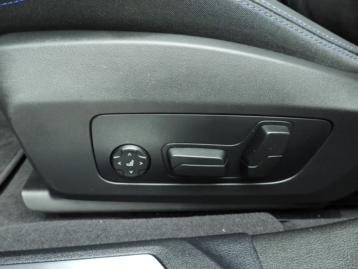 5-deurs M135 xDrive | M-Sportpakket | LED | Navigatie | Active cruise | Sportstoelen | Elektr. zetels | DAB | Harman-kardon sound | Alu 19 inch