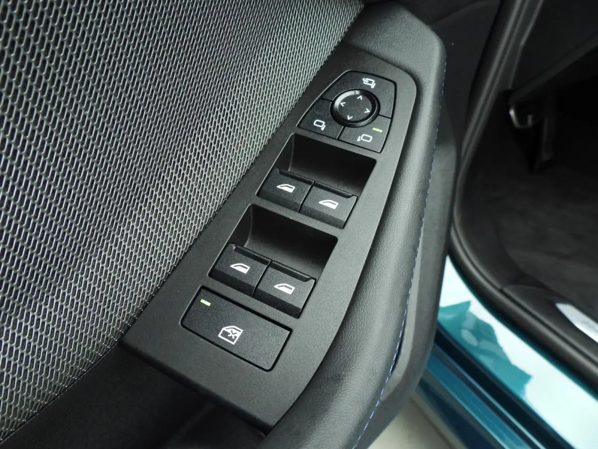 5-deurs M135 xDrive | M-Sportpakket | LED | Navigatie | Active cruise | Sportstoelen | Elektr. zetels | DAB | Harman-kardon sound | Alu 19 inch