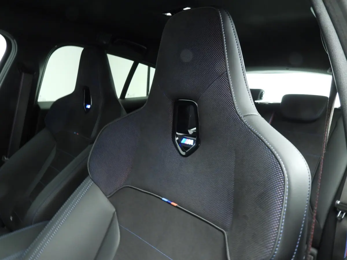 5-deurs M135 xDrive | M-Sportpakket | LED | Navigatie | Active cruise | Sportstoelen | Elektr. zetels | DAB | Harman-kardon sound | Alu 19 inch