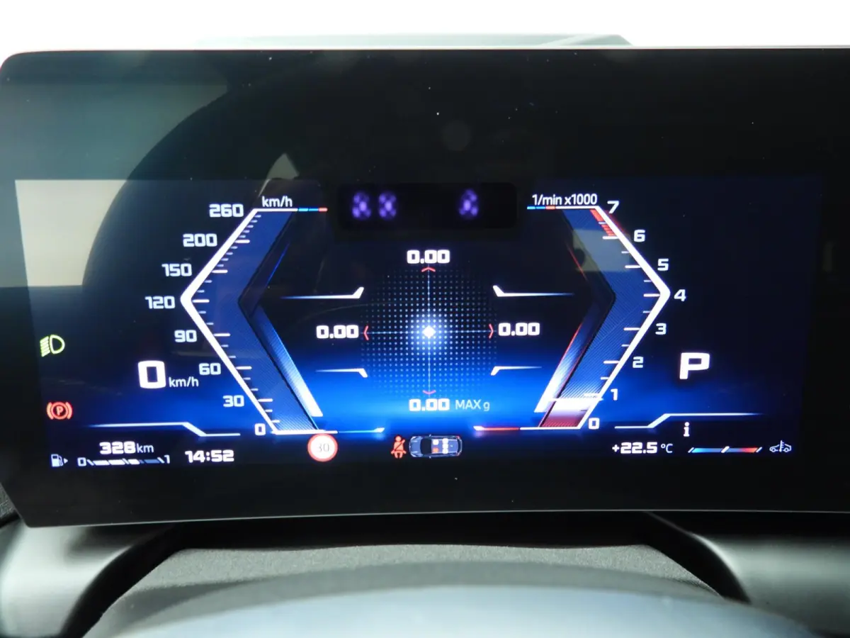 5-deurs M135 xDrive | M-Sportpakket | LED | Navigatie | Active cruise | Sportstoelen | Elektr. zetels | DAB | Harman-kardon sound | Alu 19 inch