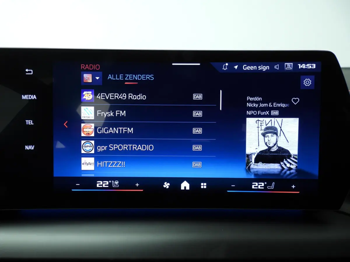 5-deurs M135 xDrive | M-Sportpakket | LED | Navigatie | Active cruise | Sportstoelen | Elektr. zetels | DAB | Harman-kardon sound | Alu 19 inch