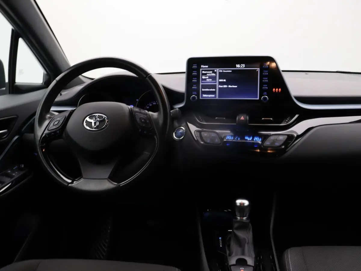1.8 Hybrid Dynamic | Automaat | All season | LED | Active cruise control | achteruitrij camera |