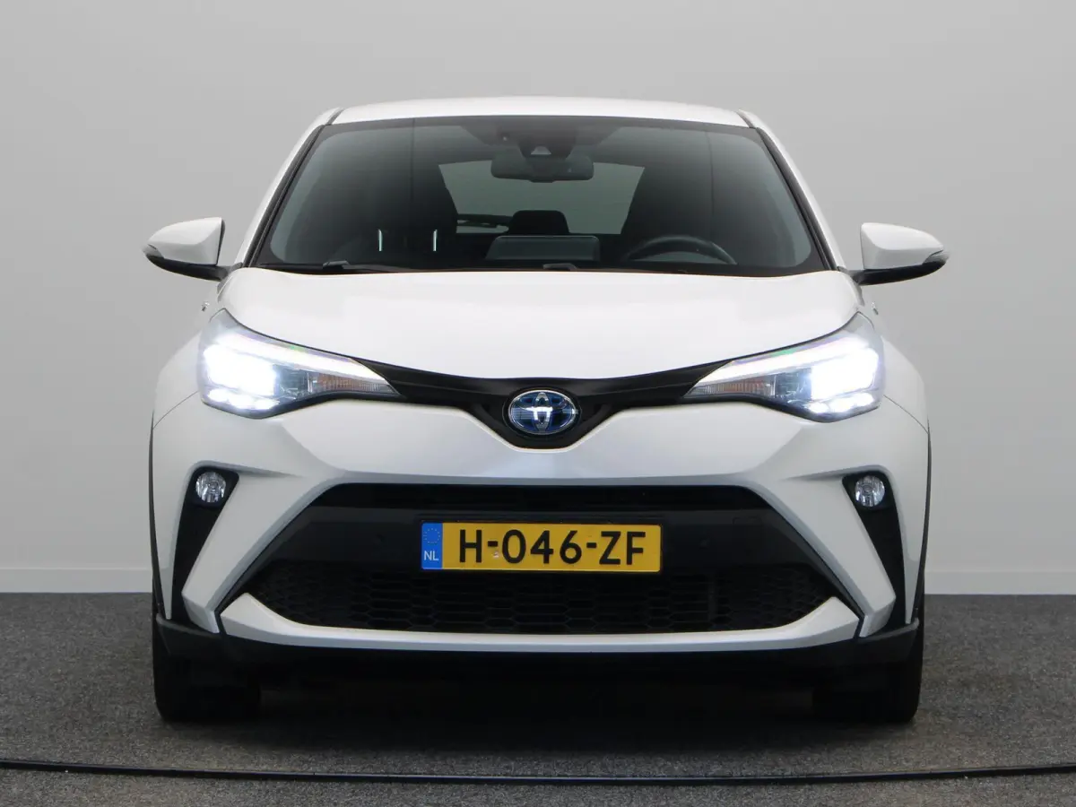 1.8 Hybrid Dynamic | Automaat | All season | LED | Active cruise control | achteruitrij camera |