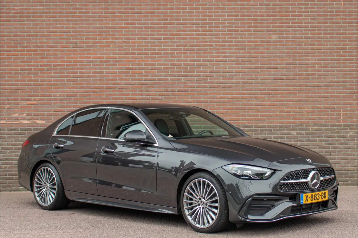 180 AMG Line, Origineel NL, 360 Camera, Memory, Augmented Reality, Leder, Keyless, Sfeerverlichting.