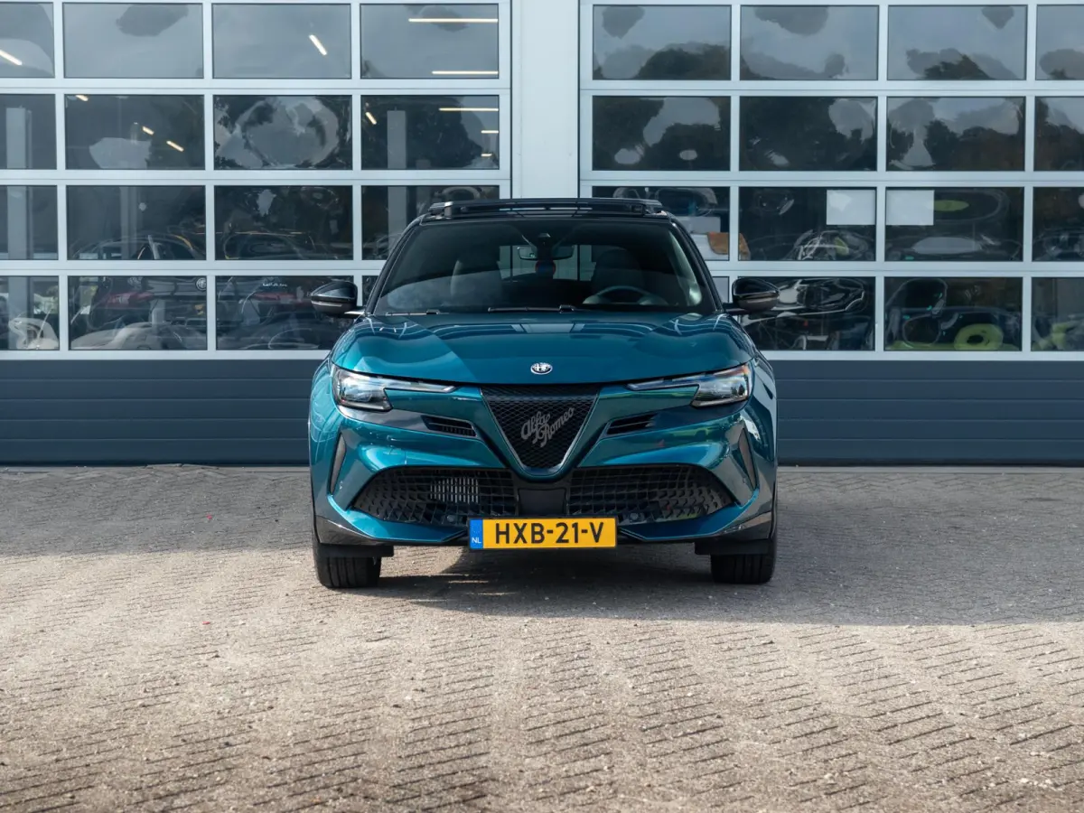 1.2 Turbo 145pk Hybrid Ibrida Q4 | Clima | Camera | Adapt. Cruise | Apple Carplay | Schuif/Kanteldak | BSM | Elektrr. A-Klep | Keyless | 18" | Navi | PDC | Winter Pack