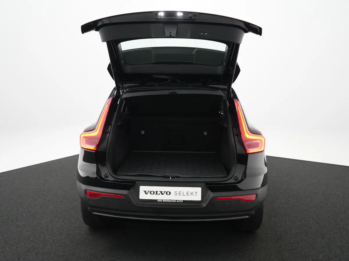 B4 Plus Dark | Harman/Kardon | Adaptive Cruise | BLIS | Trekhaak | Camera | Elek Stoel | Keyless Entry
