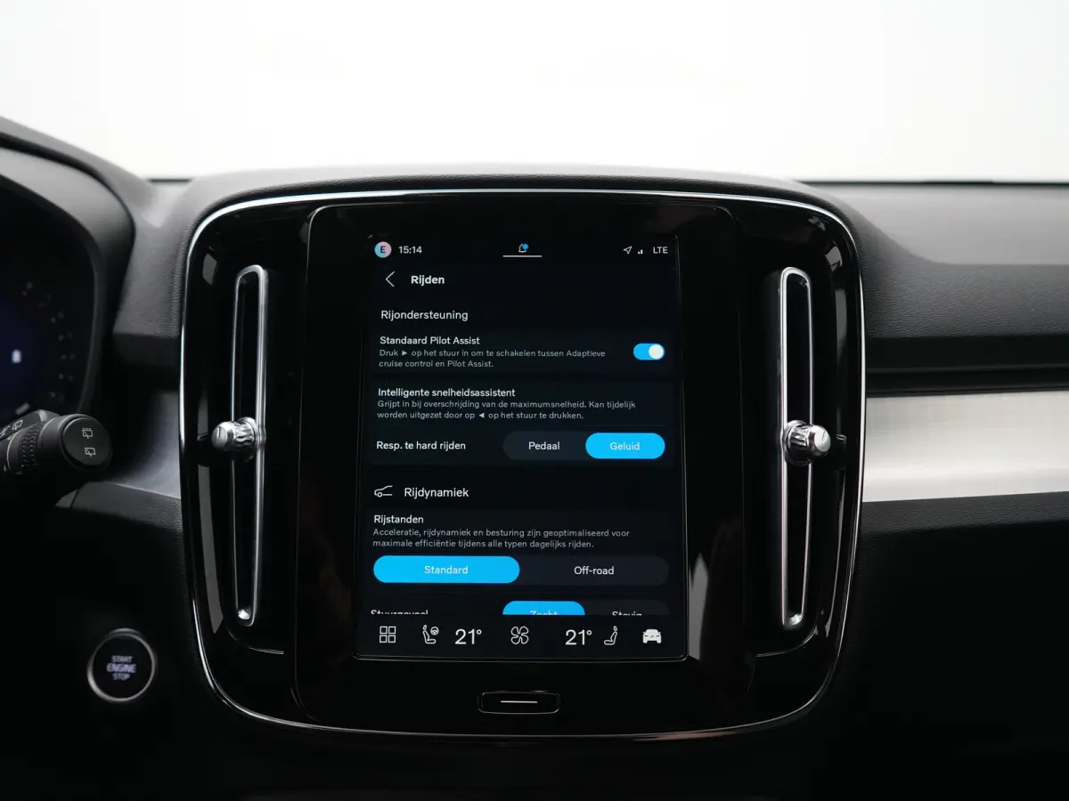 B4 Plus Dark | Harman/Kardon | Adaptive Cruise | BLIS | Trekhaak | Camera | Elek Stoel | Keyless Entry