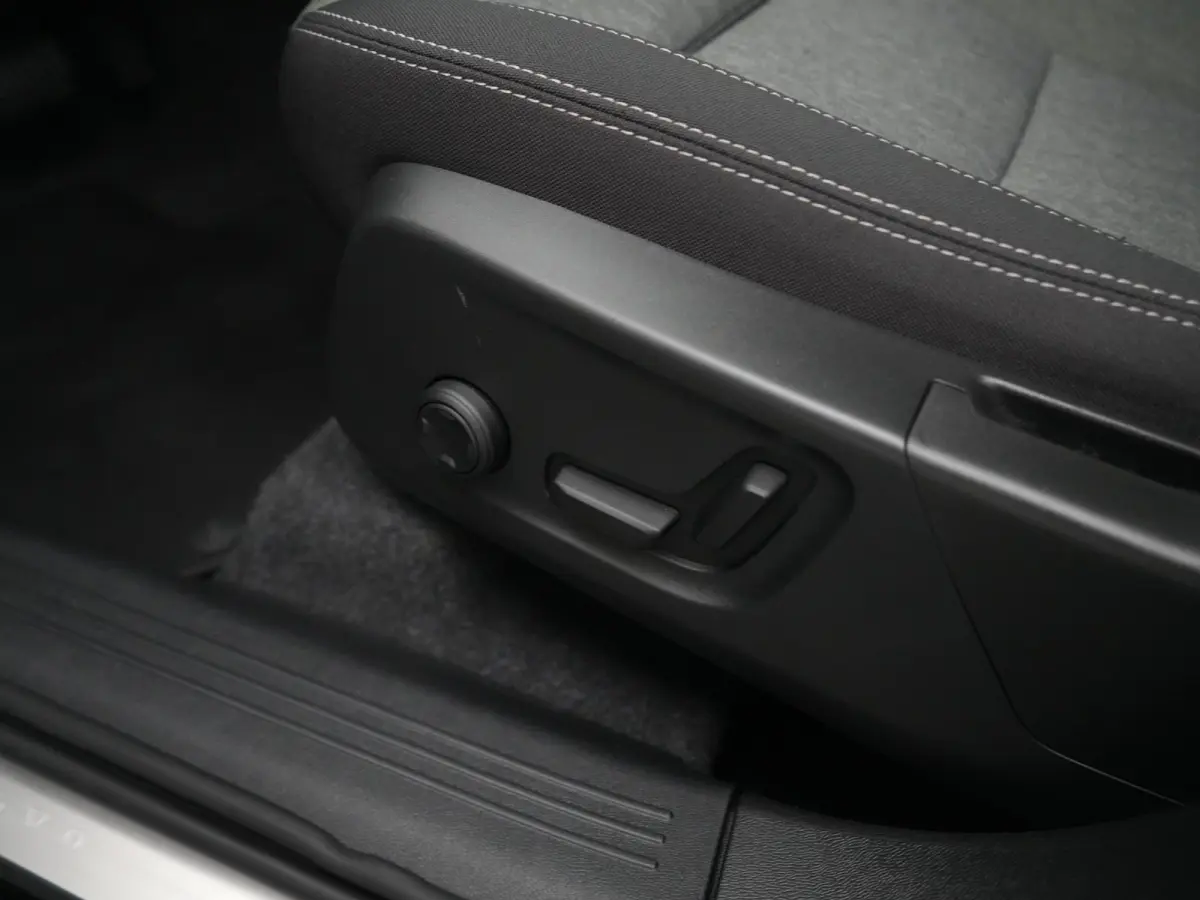 B4 Plus Dark | Harman/Kardon | Adaptive Cruise | BLIS | Trekhaak | Camera | Elek Stoel | Keyless Entry