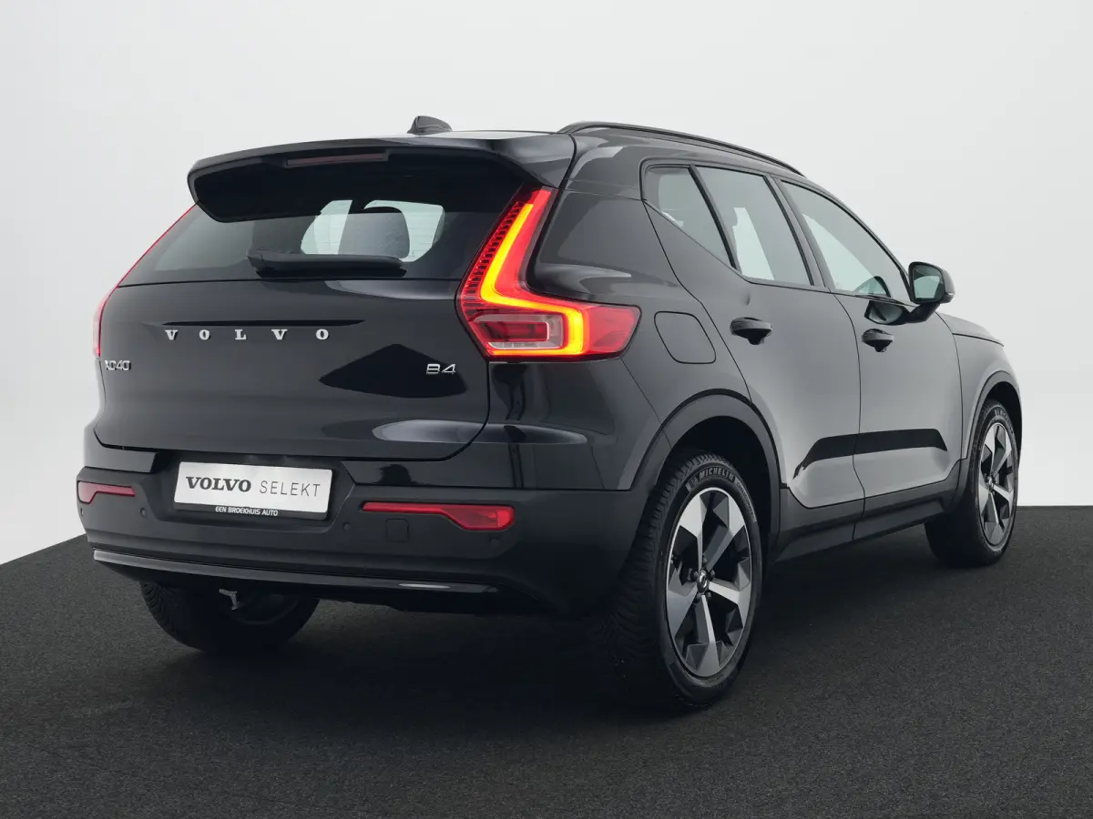 B4 Plus Dark | Harman/Kardon | Adaptive Cruise | BLIS | Trekhaak | Camera | Elek Stoel | Keyless Entry