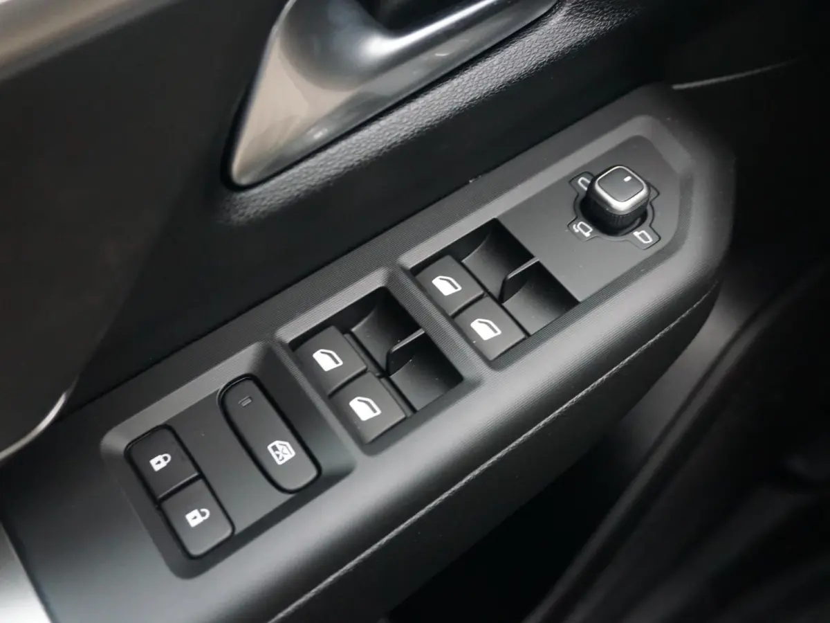First Edition 74 kWh | Actieprijs* | Adapt. Cruise | Camera | Carplay | 20" | Elektr. A-Klep | Navi | Winter Pack | Schuif/Kanteldak | Premium Pack | Conv. Pack | Warmtepomp