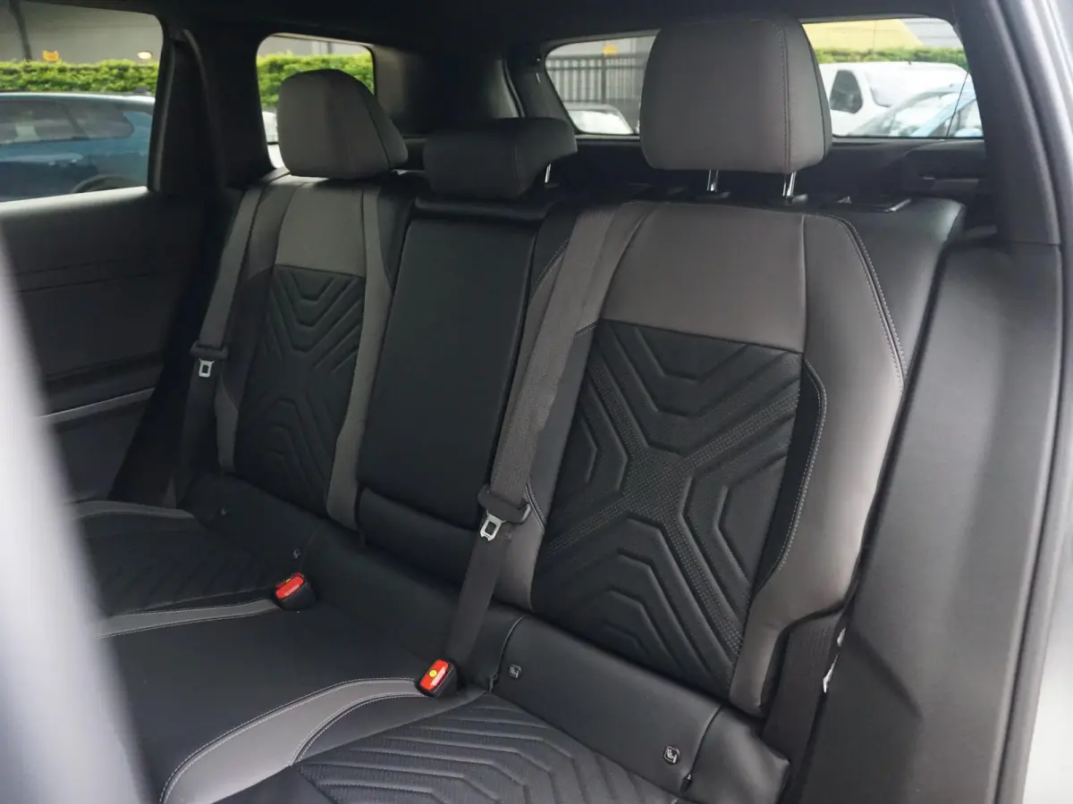 First Edition 74 kWh | Actieprijs* | Adapt. Cruise | Camera | Carplay | 20" | Elektr. A-Klep | Navi | Winter Pack | Schuif/Kanteldak | Premium Pack | Conv. Pack | Warmtepomp