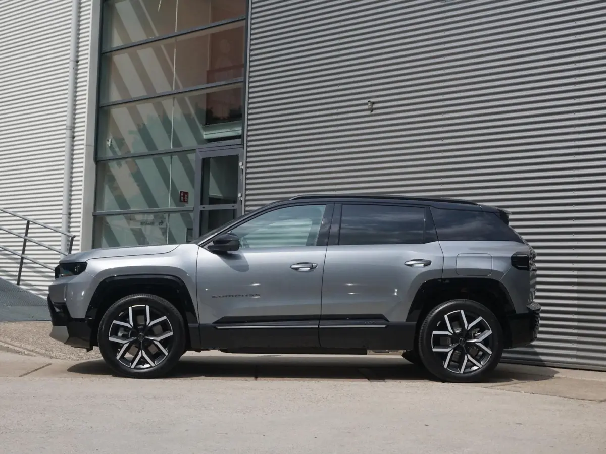 First Edition 74 kWh | Actieprijs* | Adapt. Cruise | Camera | Carplay | 20" | Elektr. A-Klep | Navi | Winter Pack | Schuif/Kanteldak | Premium Pack | Conv. Pack | Warmtepomp