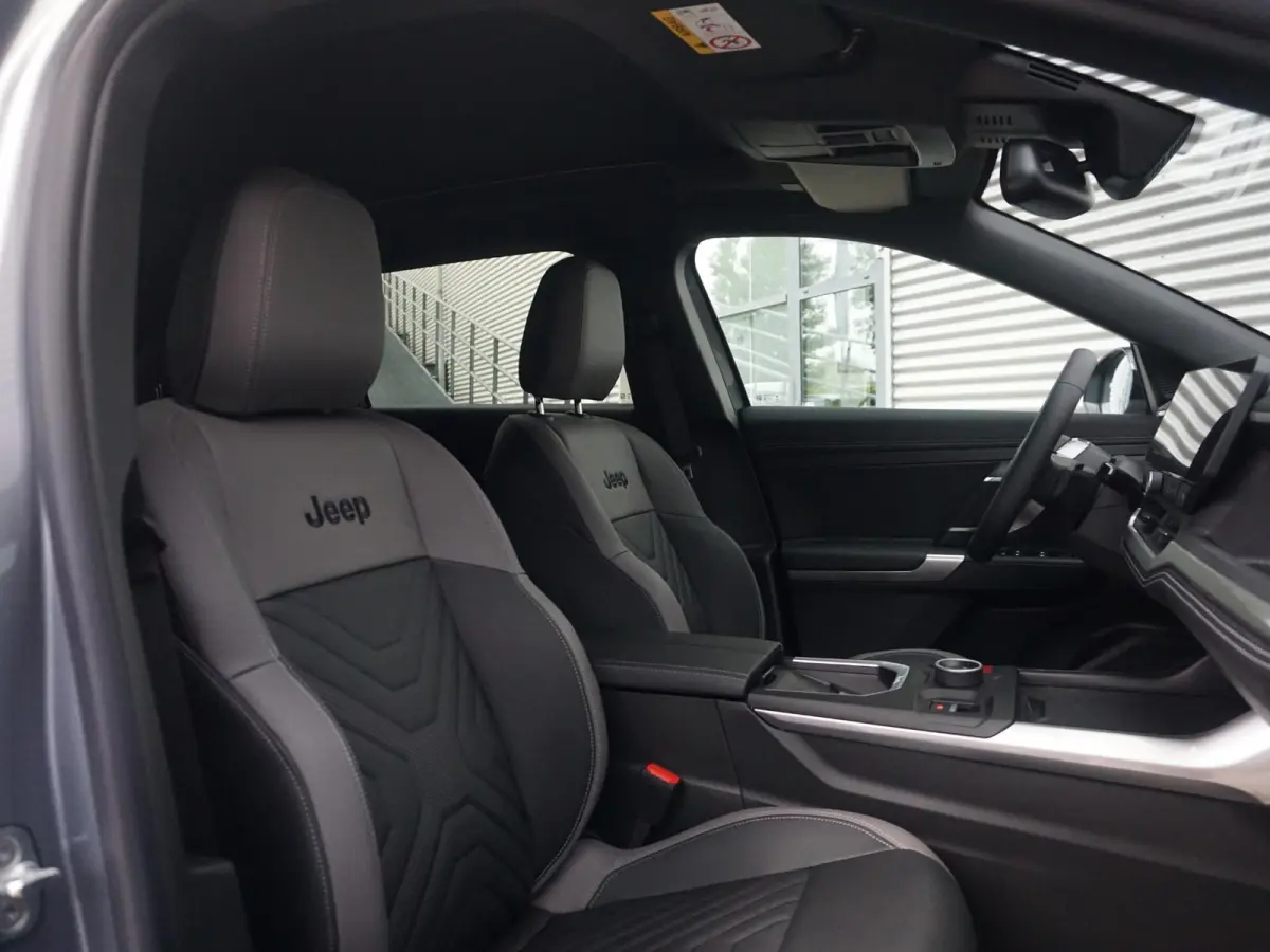 First Edition 74 kWh | Actieprijs* | Adapt. Cruise | Camera | Carplay | 20" | Elektr. A-Klep | Navi | Winter Pack | Schuif/Kanteldak | Premium Pack | Conv. Pack | Warmtepomp