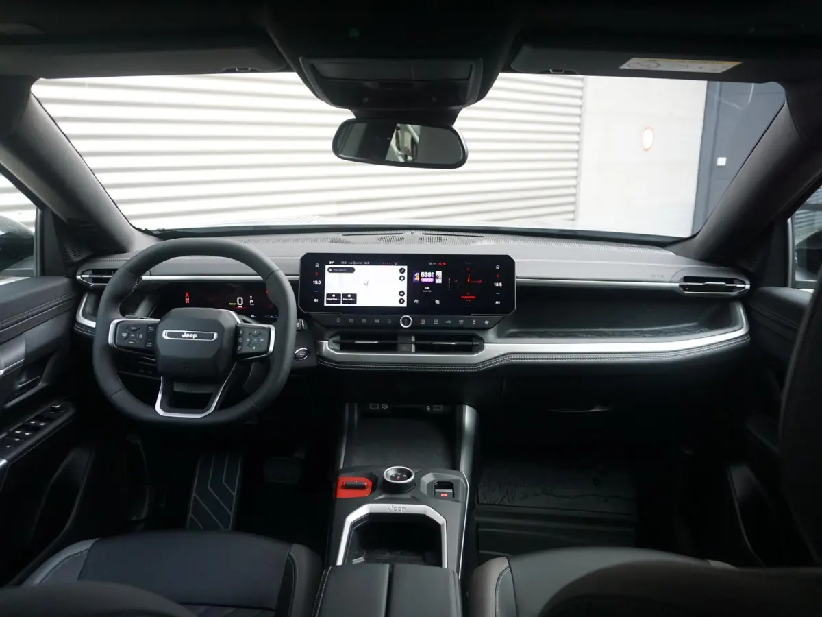 First Edition 74 kWh | Actieprijs* | Adapt. Cruise | Camera | Carplay | 20" | Elektr. A-Klep | Navi | Winter Pack | Schuif/Kanteldak | Premium Pack | Conv. Pack | Warmtepomp