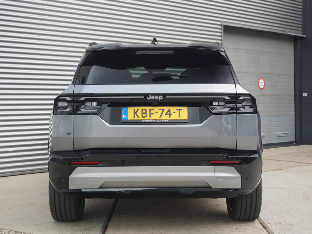 First Edition 74 kWh | Actieprijs* | Adapt. Cruise | Camera | Carplay | 20" | Elektr. A-Klep | Navi | Winter Pack | Schuif/Kanteldak | Premium Pack | Conv. Pack | Warmtepomp