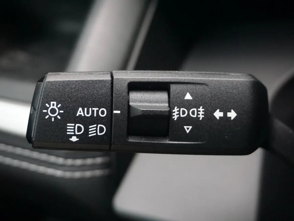 First Edition 74 kWh | Actieprijs* | Adapt. Cruise | Camera | Carplay | 20" | Elektr. A-Klep | Navi | Winter Pack | Schuif/Kanteldak | Premium Pack | Conv. Pack | Warmtepomp