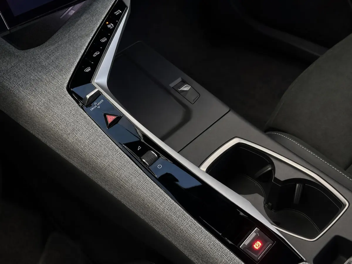 1.2 Hybrid 136 GT | Camera | Navigatie | Climate control | Apple Carplay/Android Auto