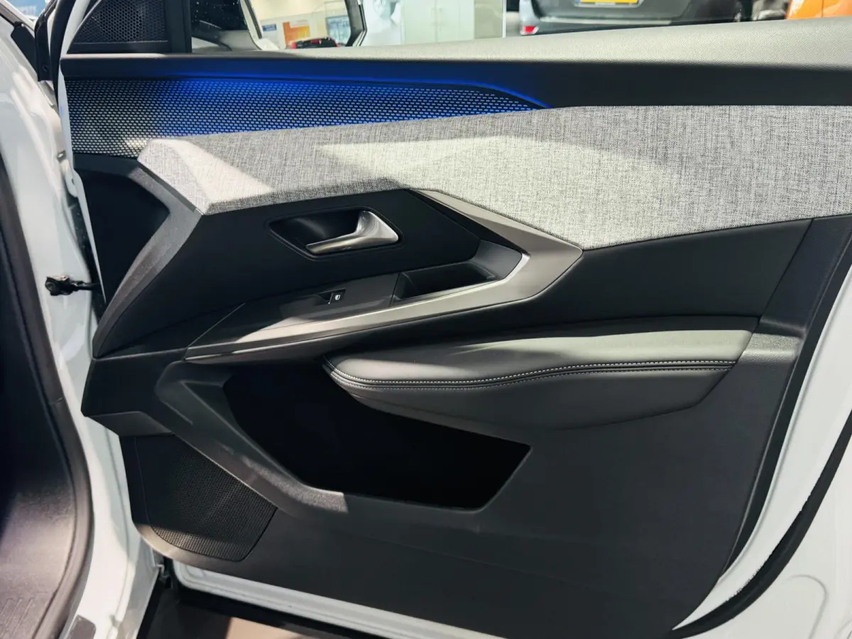 1.2 Hybrid 136 GT | Camera | Navigatie | Climate control | Apple Carplay/Android Auto