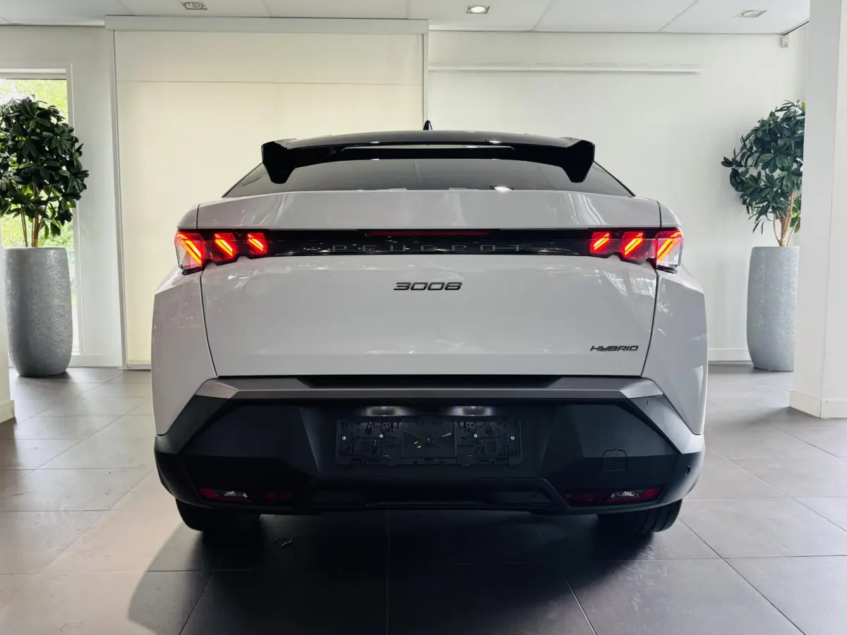 1.2 Hybrid 136 GT | Camera | Navigatie | Climate control | Apple Carplay/Android Auto