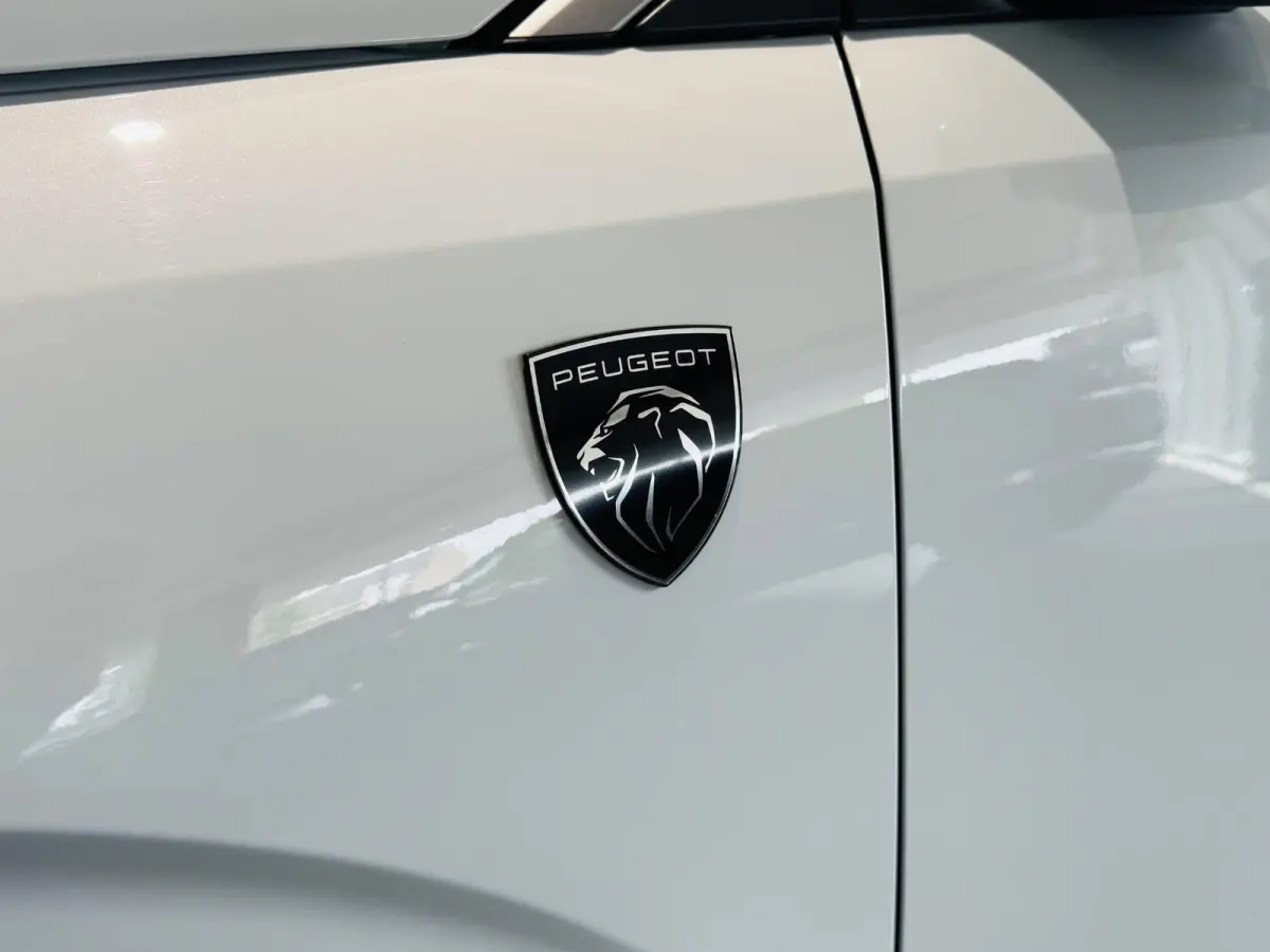 1.2 Hybrid 136 GT | Camera | Navigatie | Climate control | Apple Carplay/Android Auto