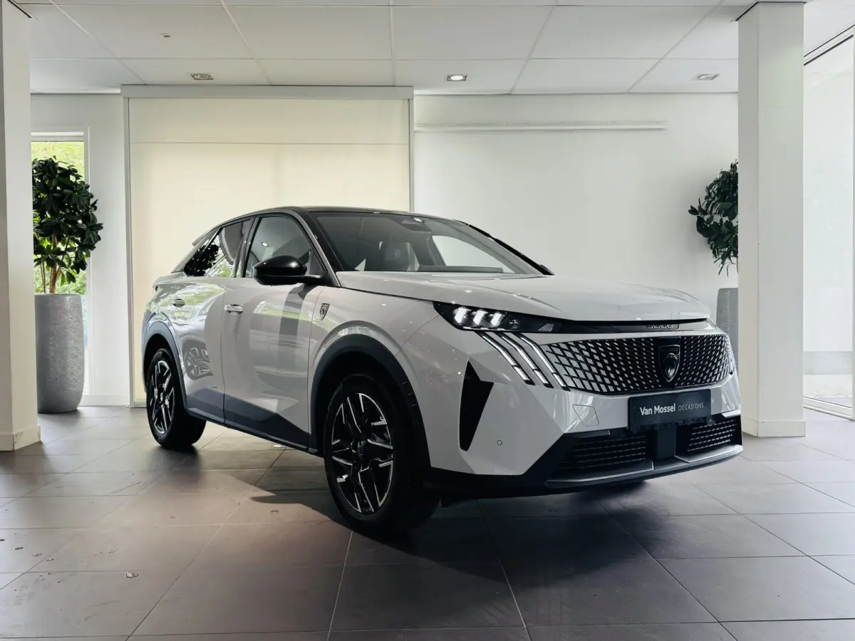 1.2 Hybrid 136 GT | Camera | Navigatie | Climate control | Apple Carplay/Android Auto