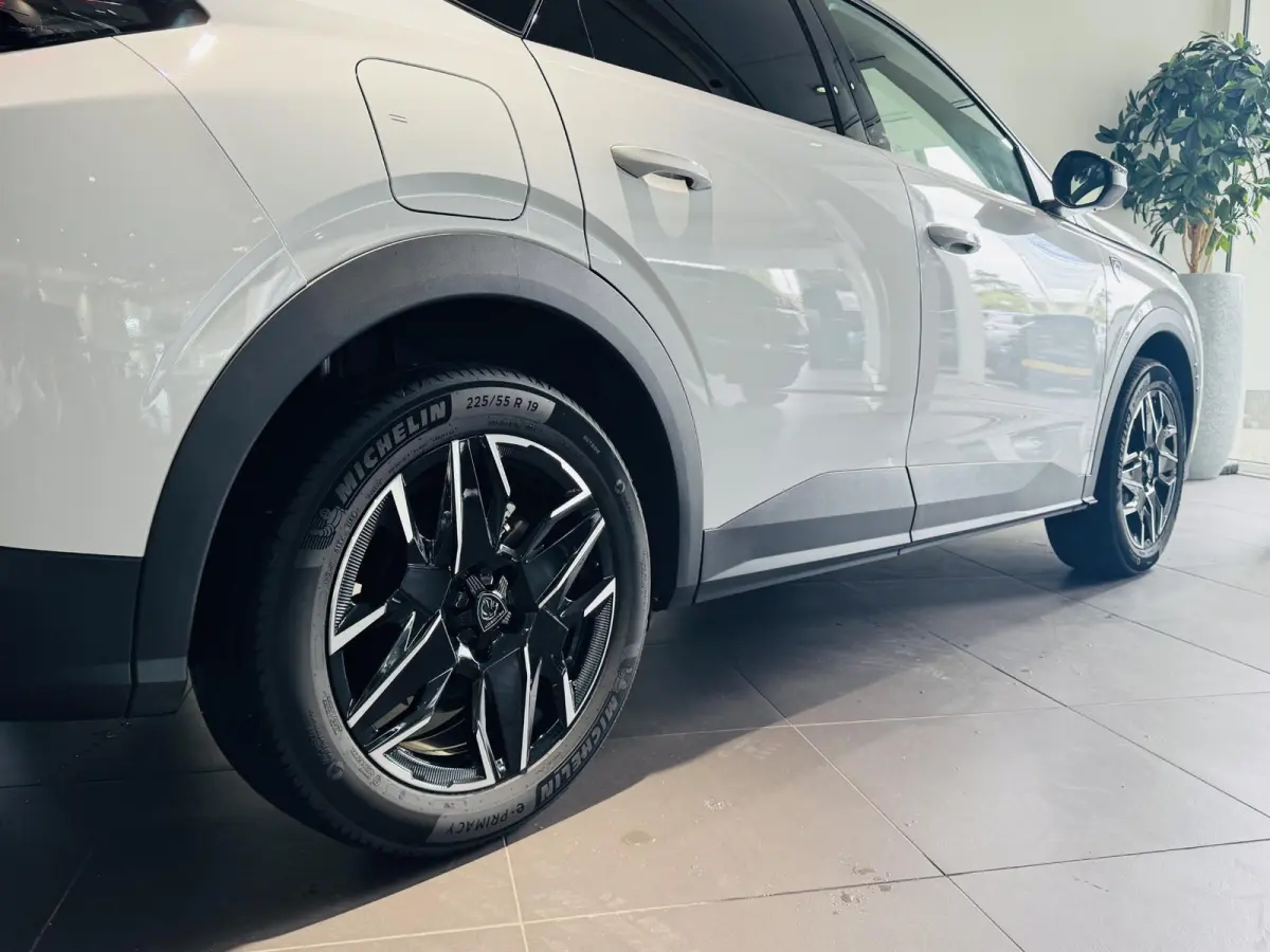 1.2 Hybrid 136 GT | Camera | Navigatie | Climate control | Apple Carplay/Android Auto
