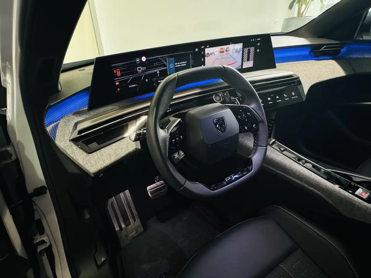 1.2 Hybrid 136 GT | Camera | Navigatie | Climate control | Apple Carplay/Android Auto
