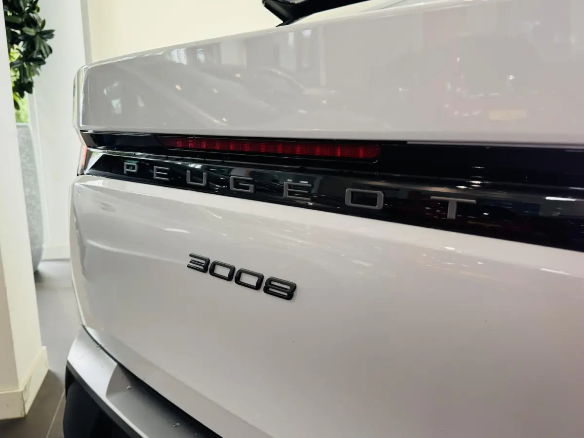 1.2 Hybrid 136 GT | Camera | Navigatie | Climate control | Apple Carplay/Android Auto