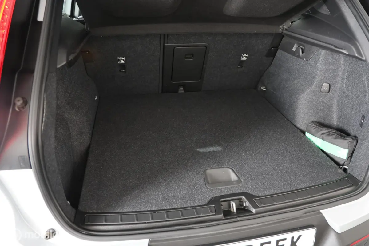 1.5 T4 - Trekhaak elektrisch - Stuur/Stoelverwarming - Carplay