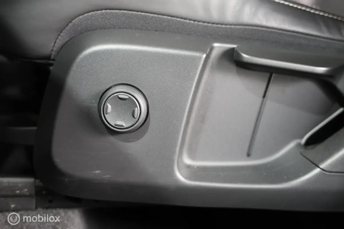 1.5 T4 - Trekhaak elektrisch - Stuur/Stoelverwarming - Carplay