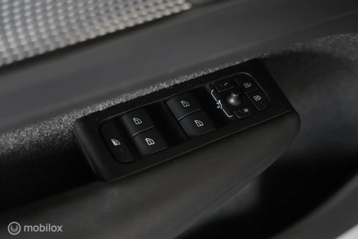 1.5 T4 - Trekhaak elektrisch - Stuur/Stoelverwarming - Carplay