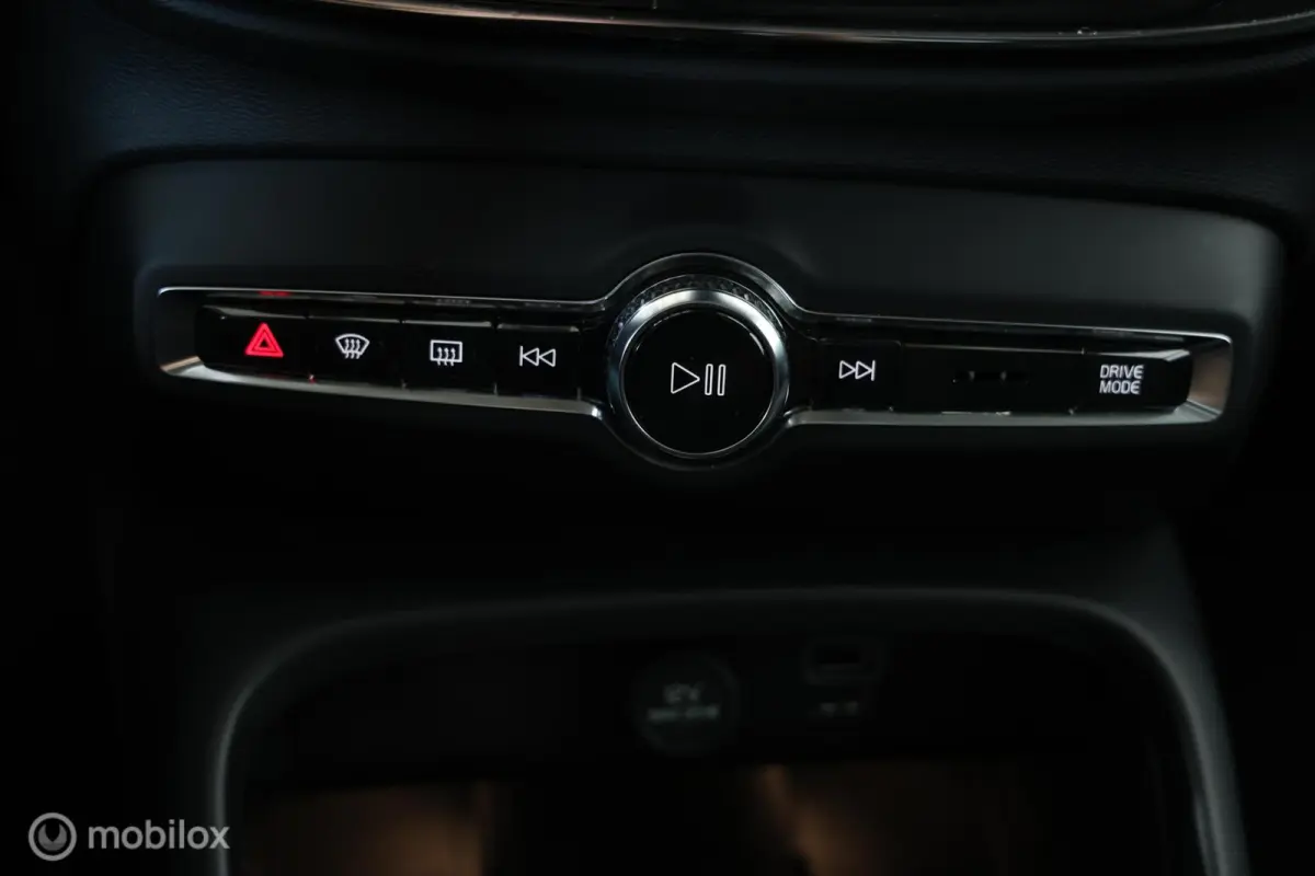 1.5 T5 Plug-in hybrid Ultimate Dark - Pano - Elektrische trekhaak - Stuur/stoelverwarming