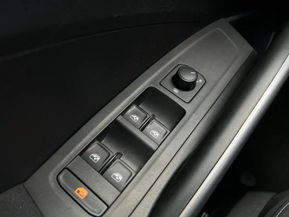 1.0TSI|Virtual dash|Cruise|LED|PDC|PANO|Carplay