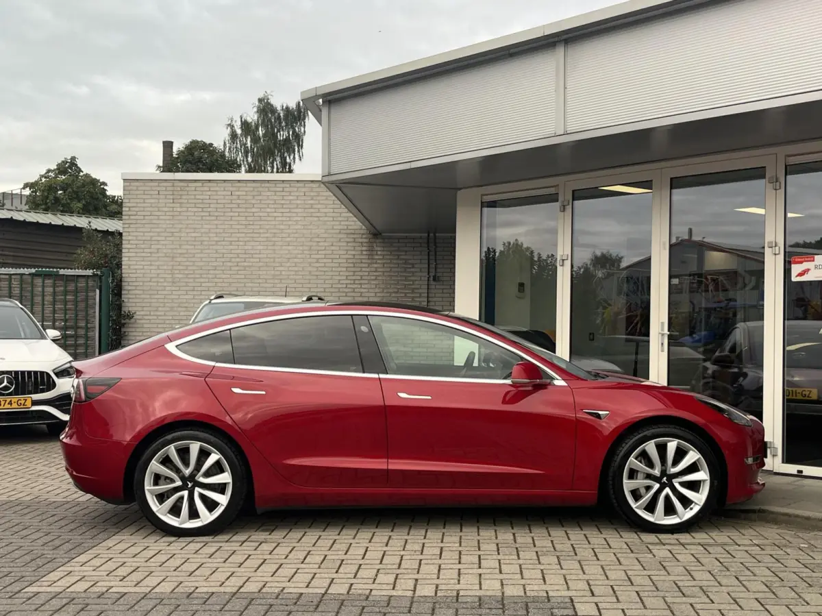 Long Range AWD 75 kWh 352PK PERFORMANCE VELG