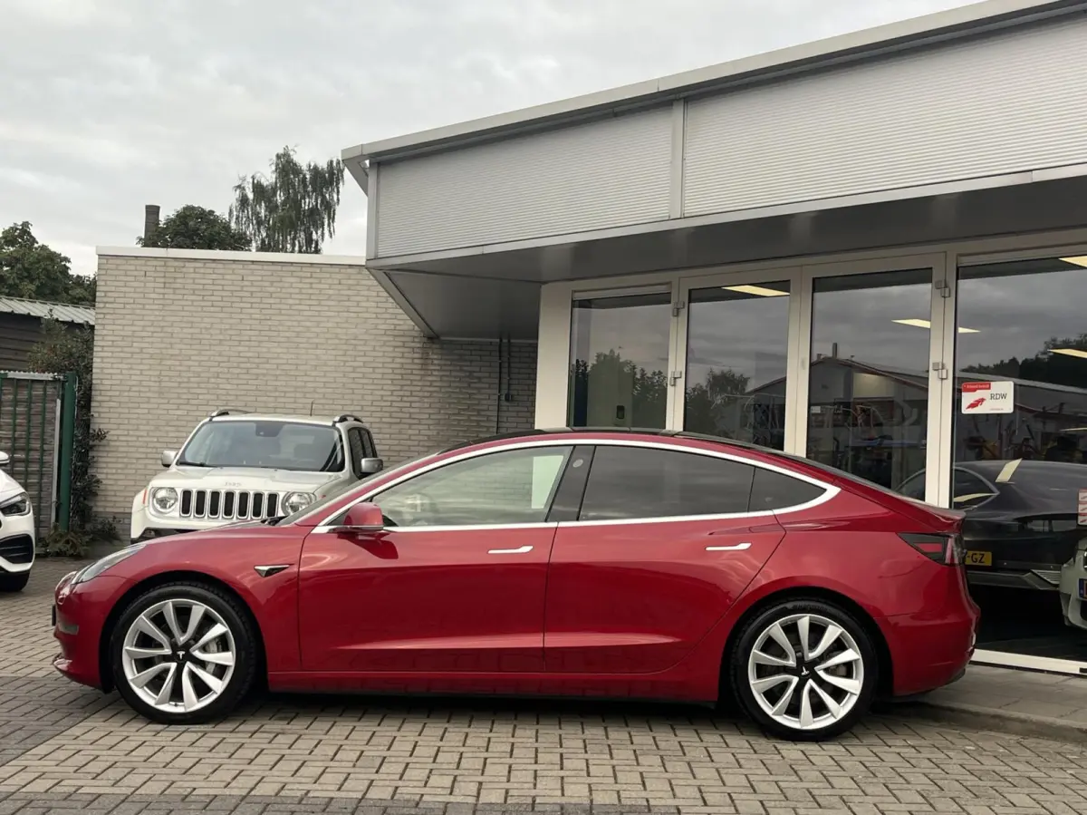 Long Range AWD 75 kWh 352PK PERFORMANCE VELG