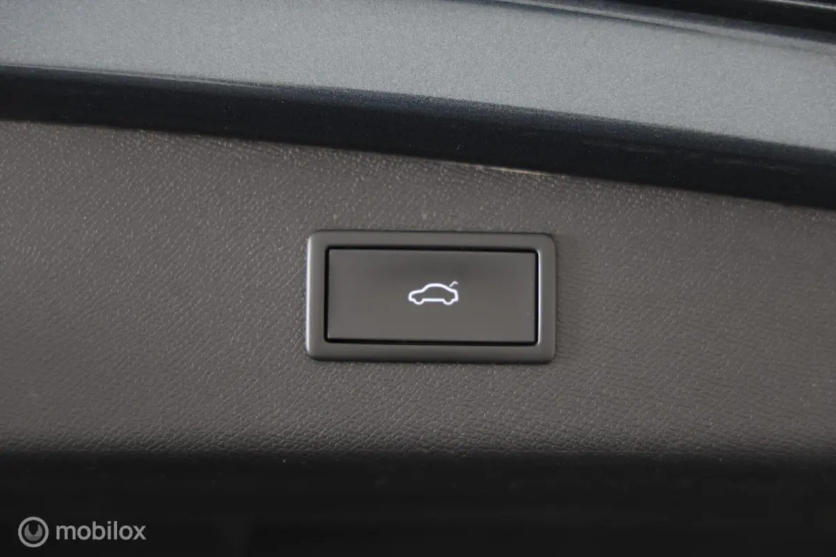 VZ 1.4 e-Hybrid Business - Trekhaak elektrisch - Carplay - Stuur/Stoelverwarming