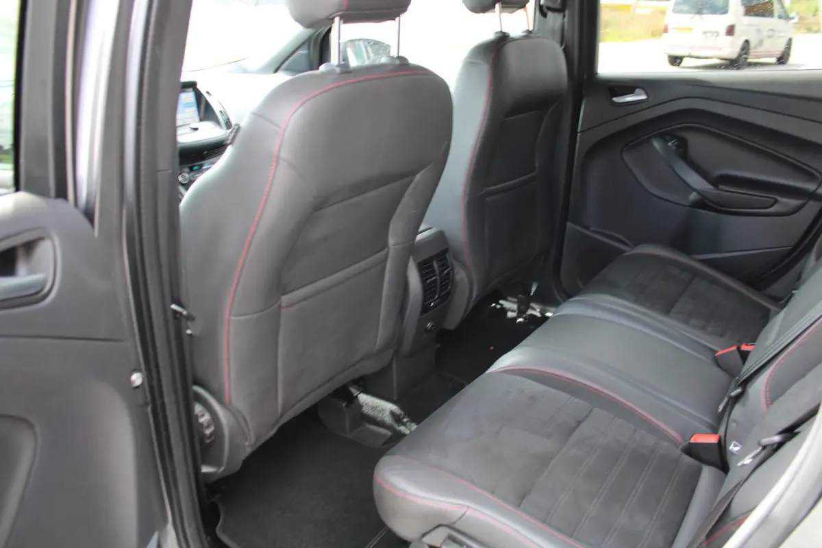 1.5 EcoBoost 150PK|ST-LINE|18''LM|CAMERA|WINTERPACK|VOLL
