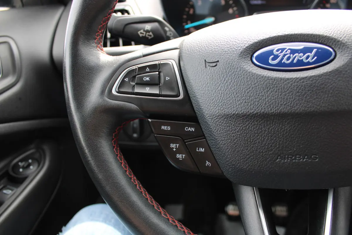 1.5 EcoBoost 150PK|ST-LINE|18''LM|CAMERA|WINTERPACK|VOLL