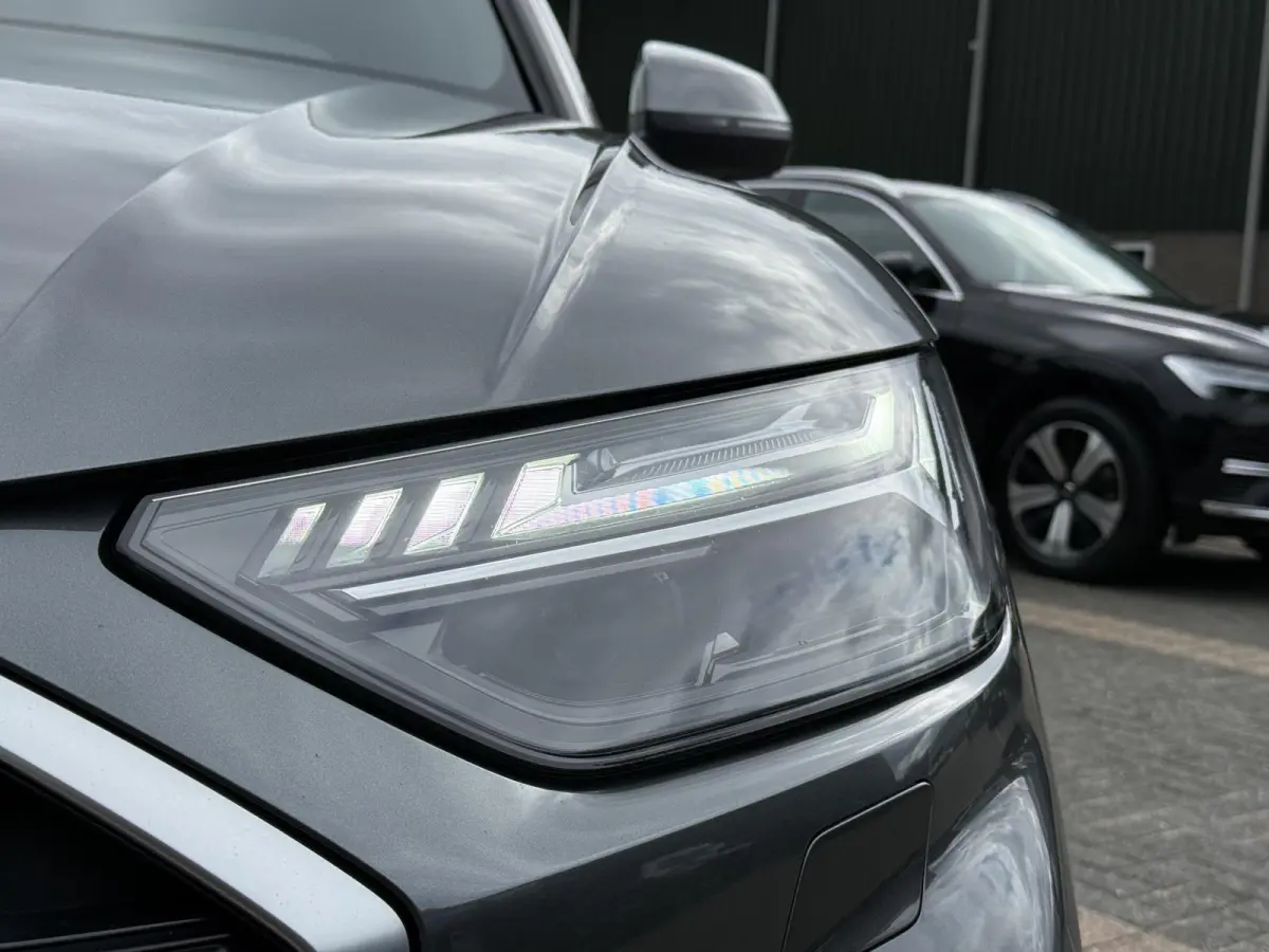 55 TFSI e S edition PHEV| VAN: 48.900,- VOOR: 44.877,- UW HERFSTVOORDEEL: 4.023,- S-LINE BINNEN + BUITEN |LUCHTVERING| ELEKTRISCHE TREKHAAK| 360 CAMERA| PANO| DODE HOEK SENSOR| ELEK. STOELEN
