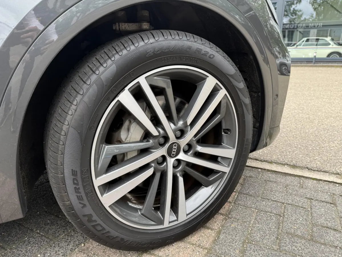 55 TFSI e S edition PHEV| VAN: 48.900,- VOOR: 44.877,- UW HERFSTVOORDEEL: 4.023,- S-LINE BINNEN + BUITEN |LUCHTVERING| ELEKTRISCHE TREKHAAK| 360 CAMERA| PANO| DODE HOEK SENSOR| ELEK. STOELEN