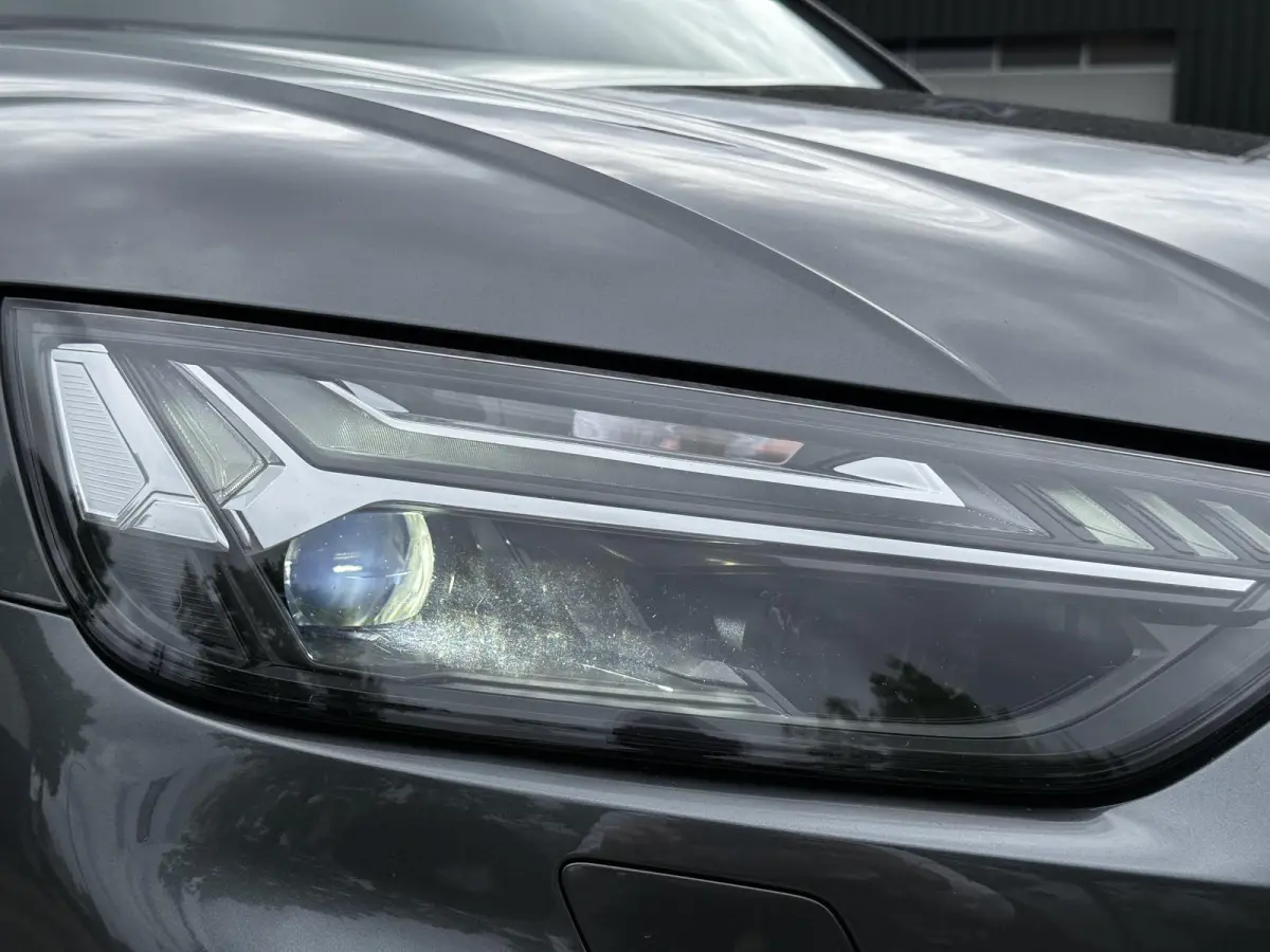 55 TFSI e S edition PHEV| VAN: 48.900,- VOOR: 44.877,- UW HERFSTVOORDEEL: 4.023,- S-LINE BINNEN + BUITEN |LUCHTVERING| ELEKTRISCHE TREKHAAK| 360 CAMERA| PANO| DODE HOEK SENSOR| ELEK. STOELEN